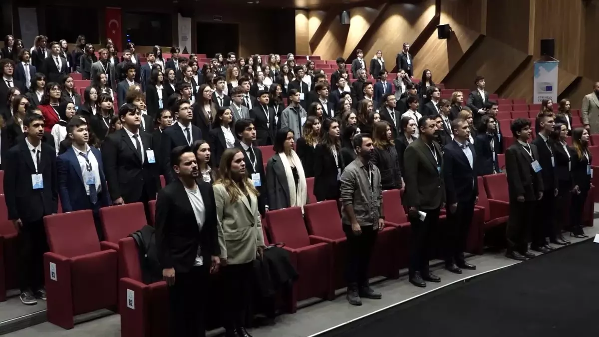 Gençler Uluslararası MUN Konferansı’nda Bir Araya Geldi